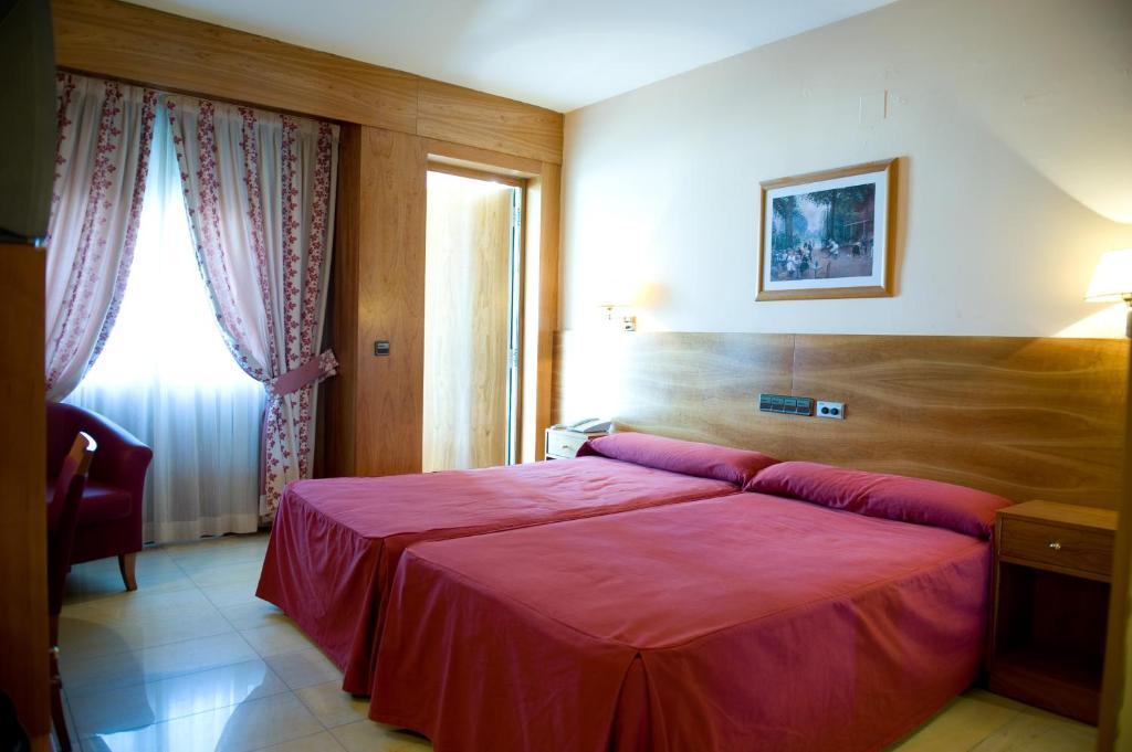 Hotel La Maruxina La Alameda de la Sagra Room photo